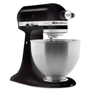 Técnico KitchenAid atendiendo batidoras KitchenAid en Ibagué
